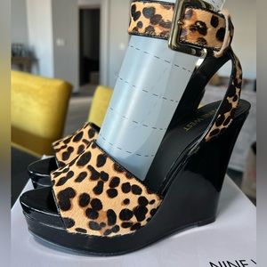 NW platform sandals open toe, ankle strap. Size 6.5